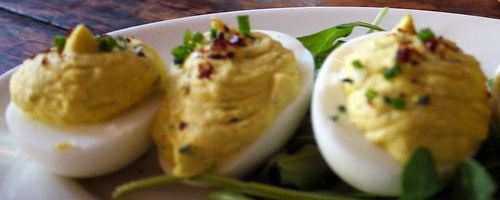 The Best Ever Simple Deviled Eggs Recipe to Make: I was in Virginia visiting my family and a family member made deviled eggs. It reminded me of this recipe.